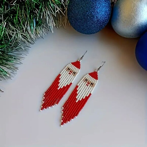 Beautiful Handmade Vintage Santa Bead Tassel • Christmas Earrings - Picture 3 of 4